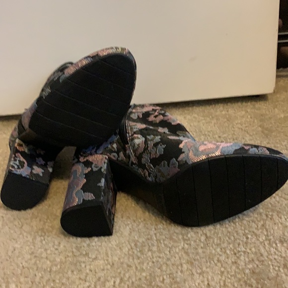 Ladies heels - Picture 4 of 4